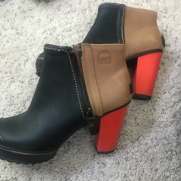Sorel Shoes - Sorel darling ankle Rainboots (rubber/leather)